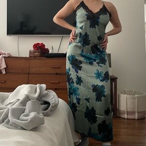 House of Harlow 1960 floral lace dress